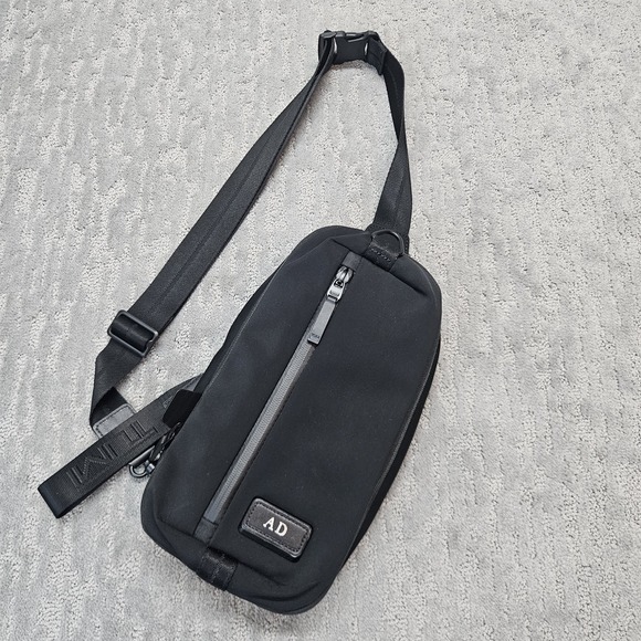 TUMI‎ Lookout Expandable Sling Shoulder Bag black - Picture 1 of 13